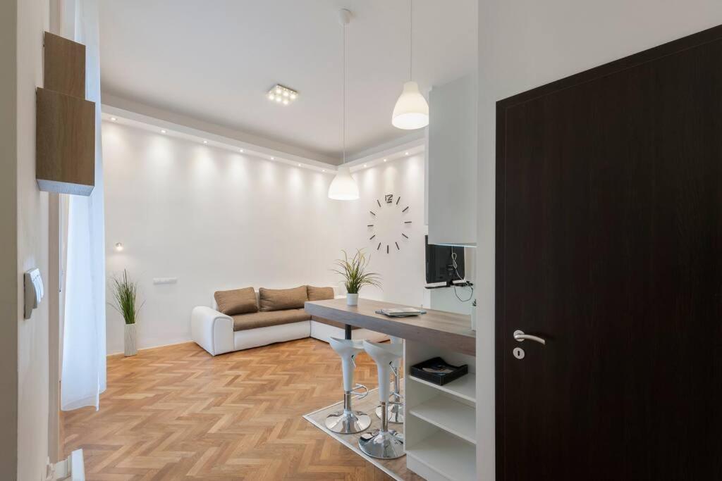 Szent Istvan Ter 4 Next To Basilica A 1 Bedroom Budapesta Exterior foto